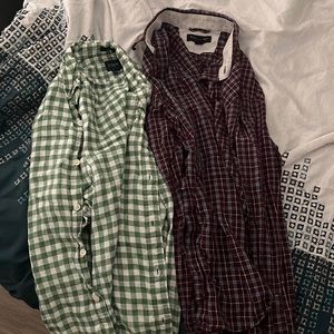 2 men’s button down shirts size medium slim fit